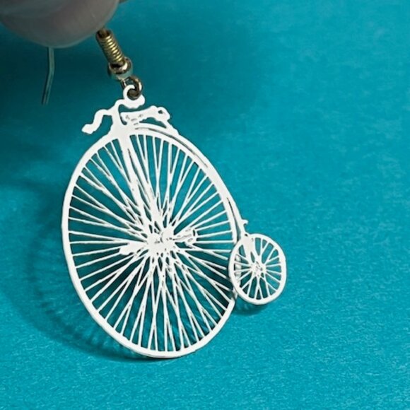 White Colored Old Fashioned Style Bicycle Pierced Earrings 2"x1.25" - Picture 8 of 14